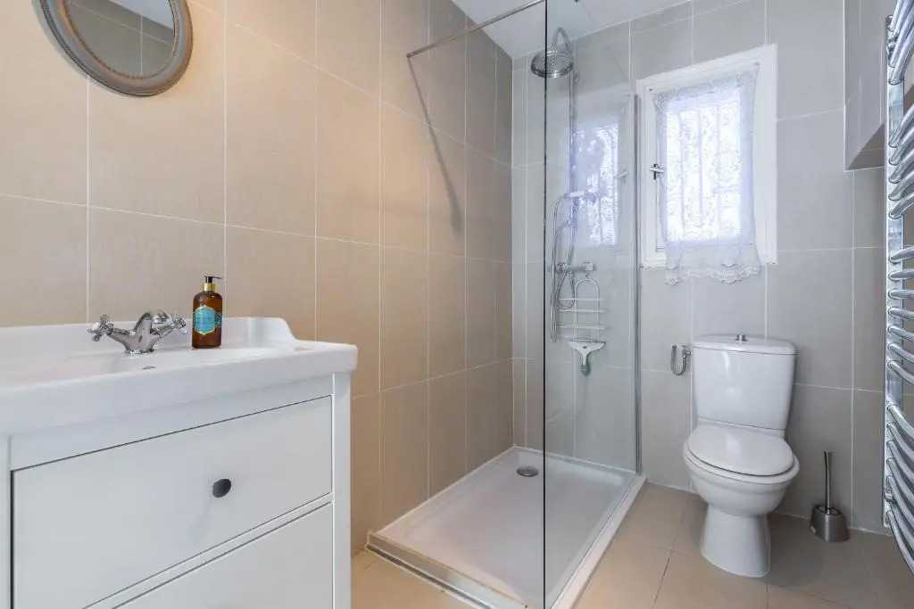 A Lovely Split Level Townhouse in the Heart of Cannes Next to the Marche Forville and the Palais - 1749