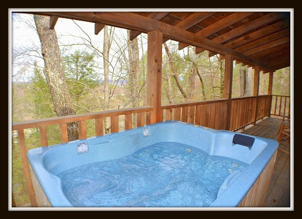 Almost Paradise - 1 Br cabin by RedAwning