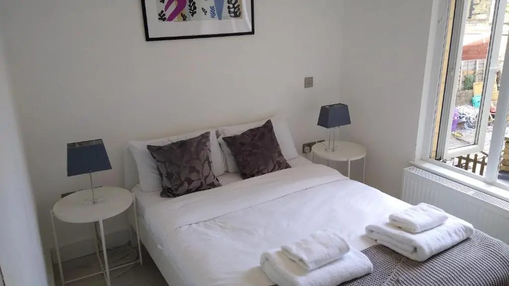 Modern 2 Bed Flat in Maida Hill near Kensal town in for up to 4 people - 9mins to tube station