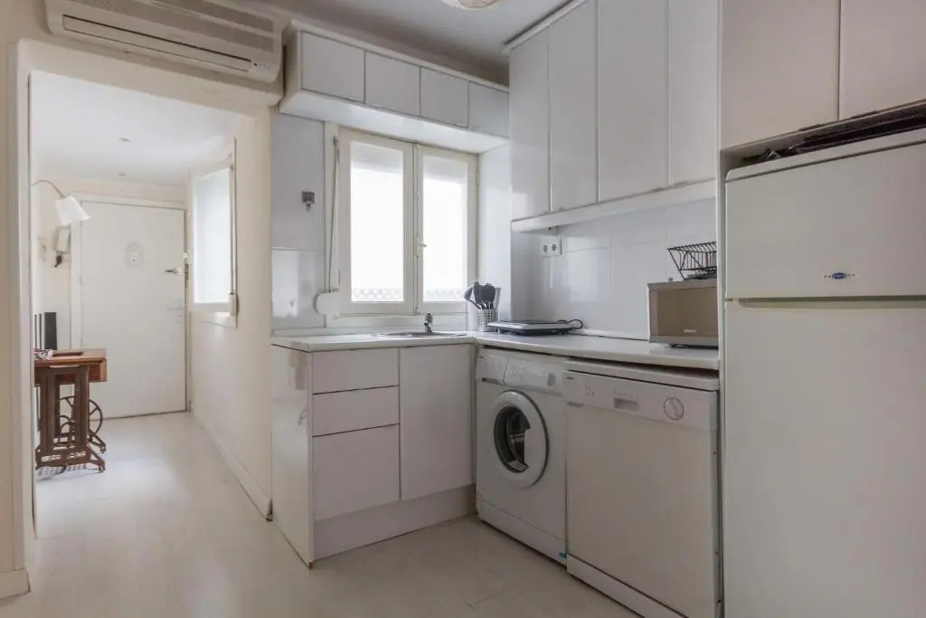Nice Flat -200m Center-2 Baths- 3 Bedrooms 5Pers
