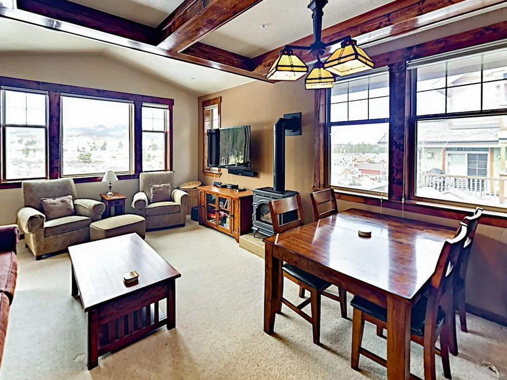 85 Cozens Pointe - 2 Br Townhouse