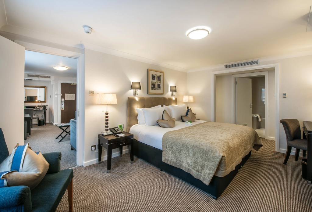 Holiday Inn London Kensington High St. by IHG