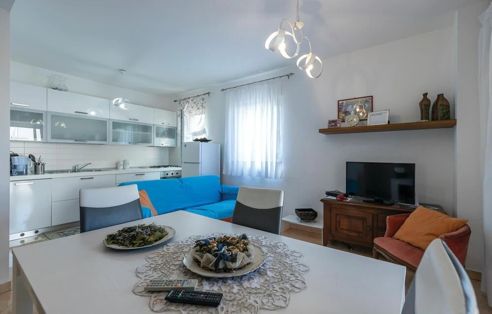 Beautiful Apartment in Porec With Wifi and 2 Bedrooms