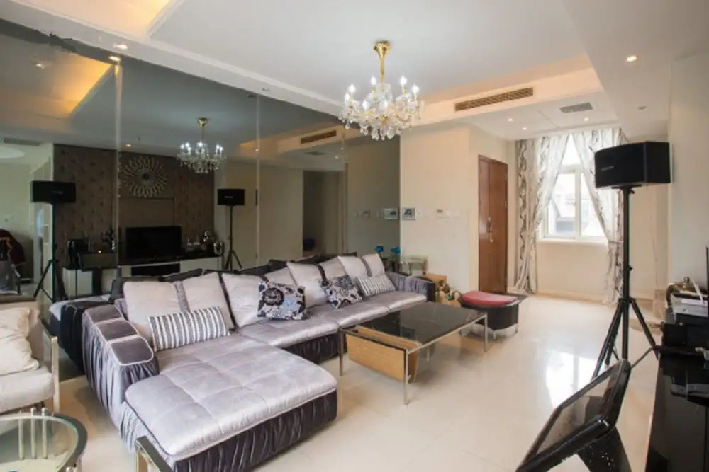 Jhouse Hongqiao Overlay Villa