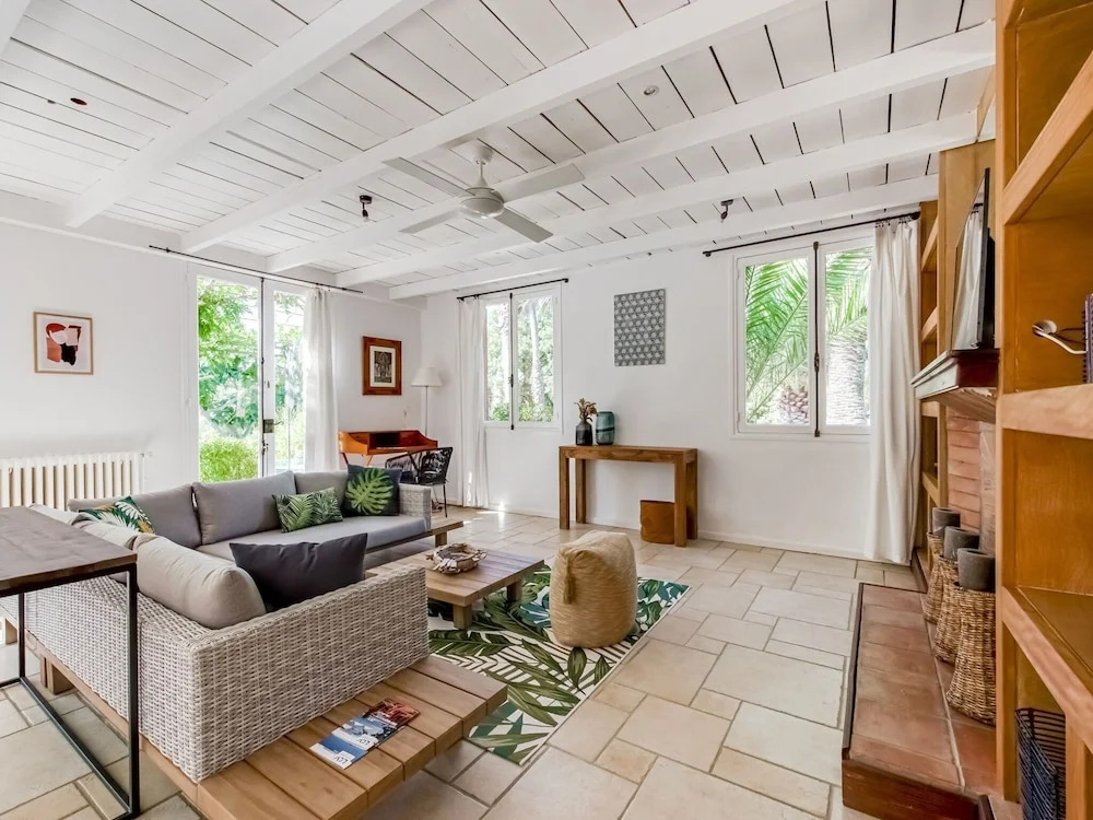 Secluded Holiday Home in La Croix Valmer Near Seabeac