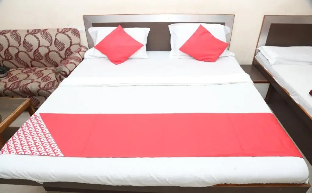 Satyam Hotel