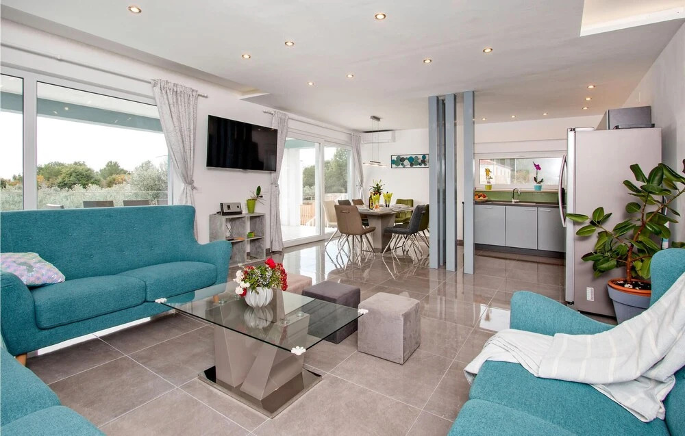 Amazing Home In Fazana