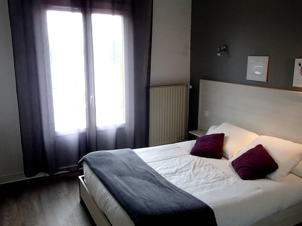Logis Hôtel Le pont dArcole