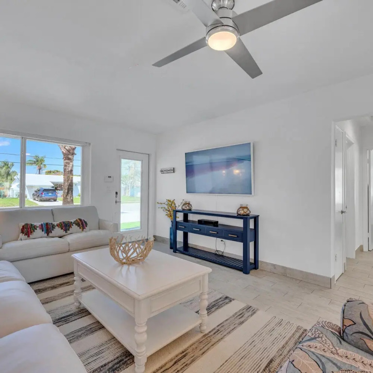 Waterfront Bungalow Heated Pool Pineapple Key