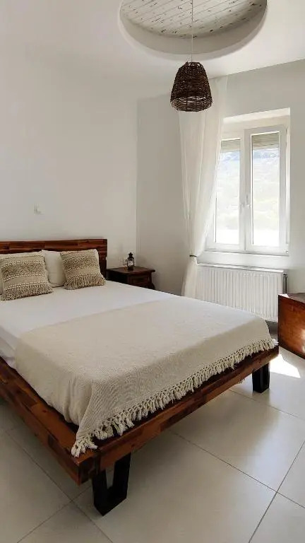 Laina Traditional Guest House