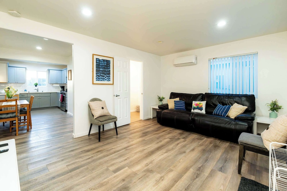 Foothills LA Family Friendly House