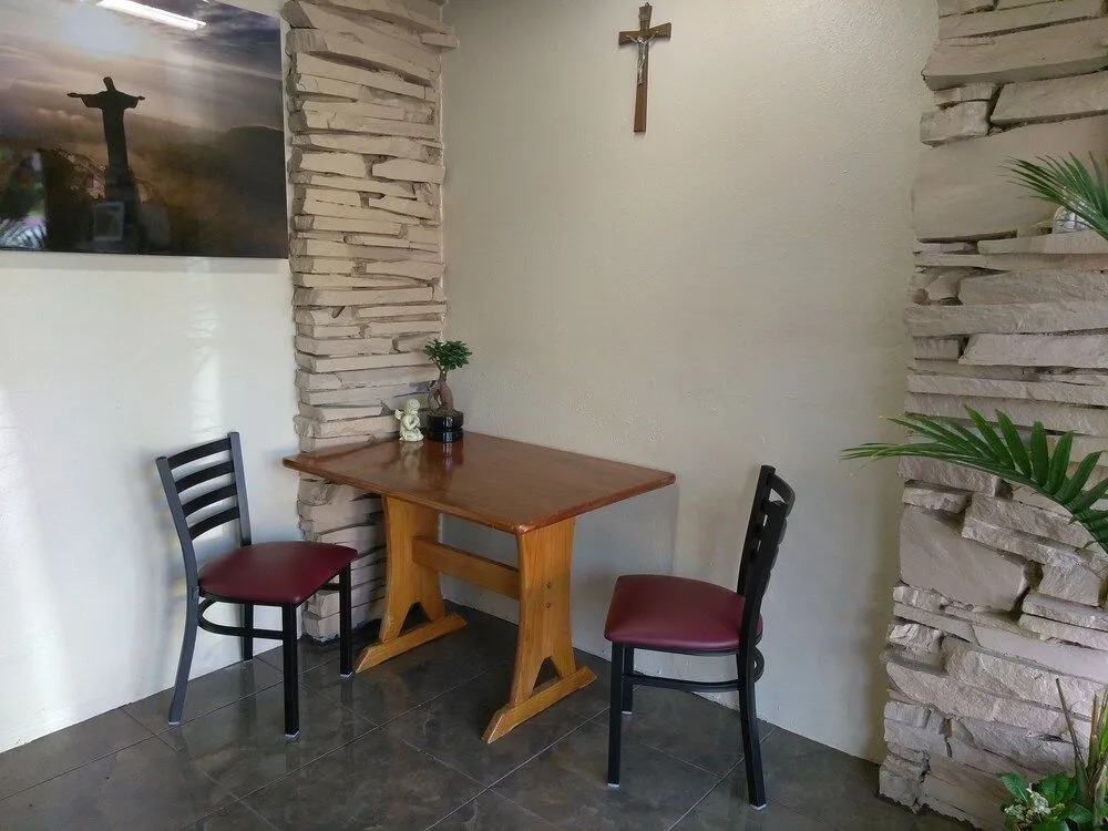 Longview Inn