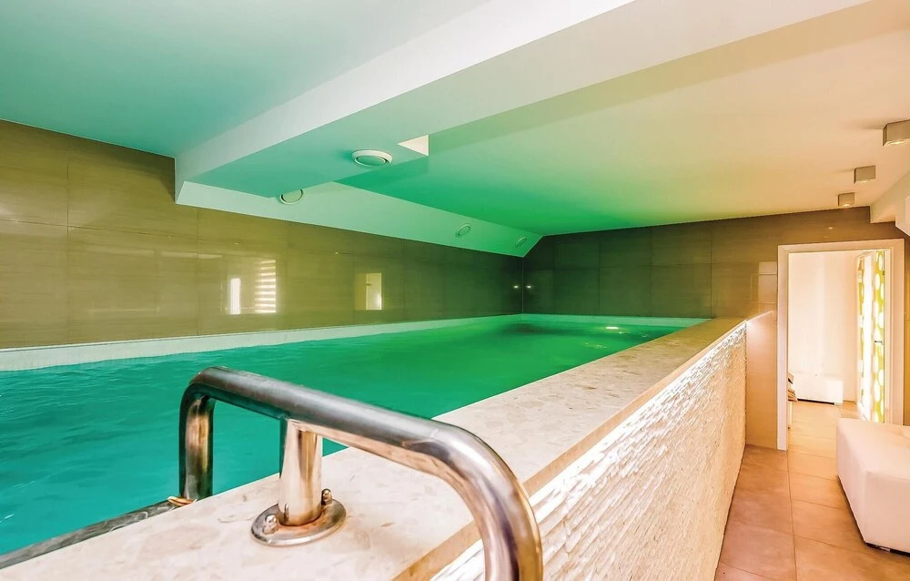 Stunning Apartment in Crikvenica With Sauna, 2 Bedrooms and Wifi