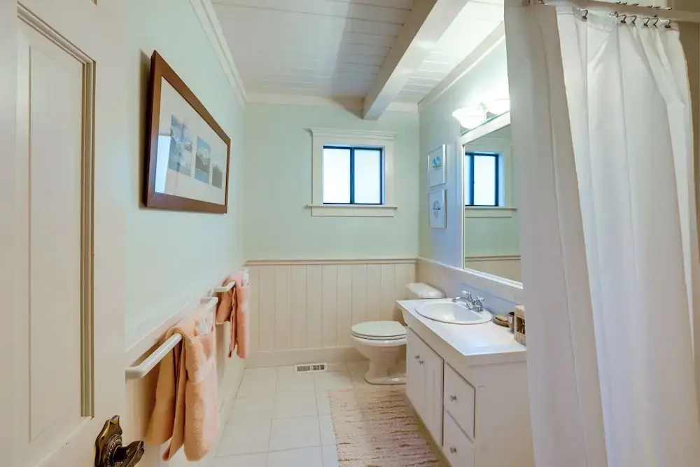 Spacious Tahoe City Retreat < 2 Mi to Lake Tahoe!