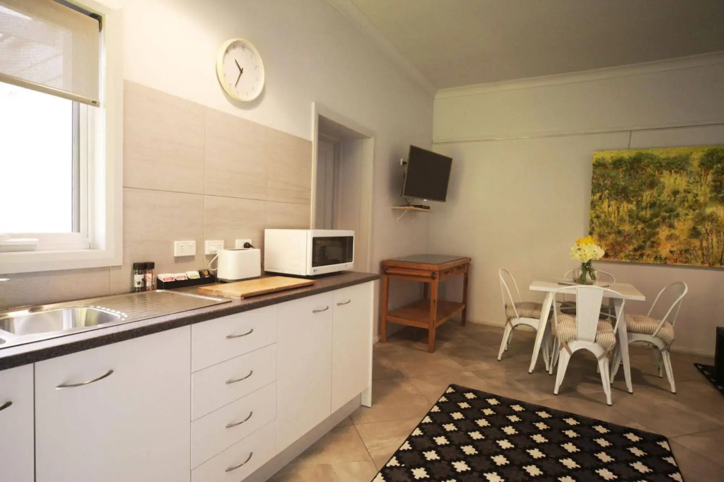 Latrobe Art Apartments