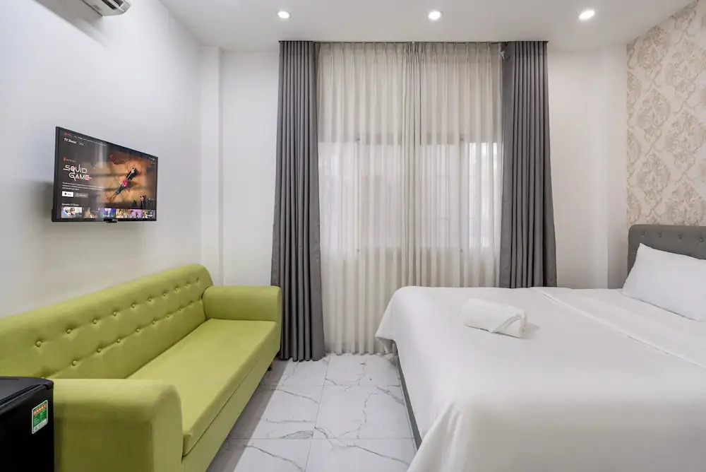 Lotus Hotel