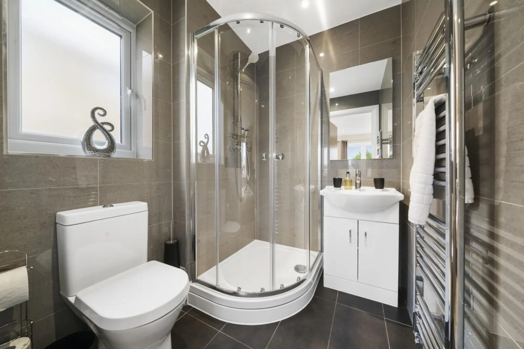 London Heathrow Living Serviced Apartments- Apt 10