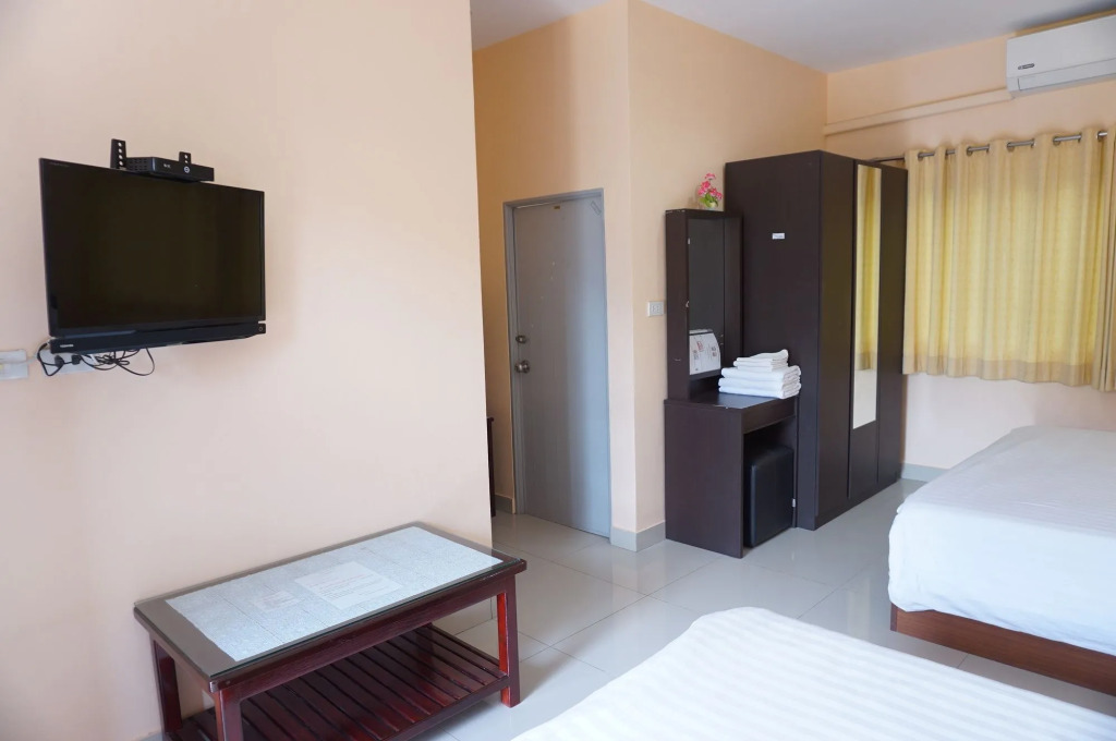 Jirasin Hotel & Apartment
