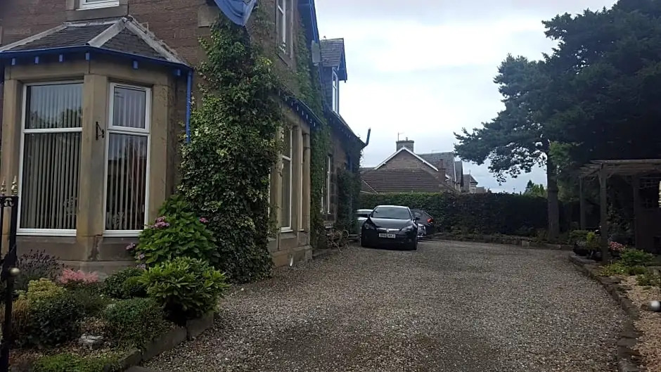 Strathcona Guesthouse