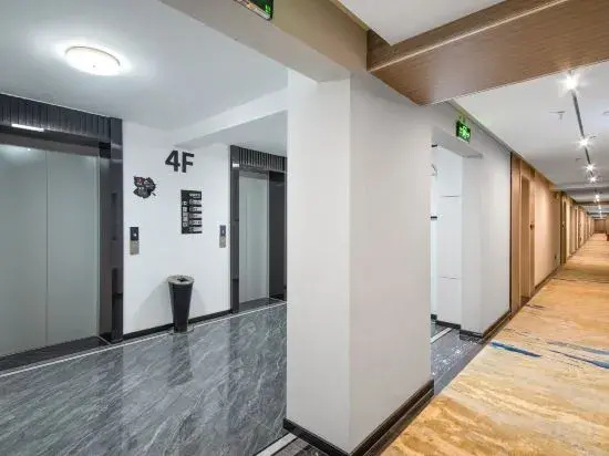 Xishuangbanna Jinghong City Airlines Hotel (Dafo Temple Manjingxuan Commercial Plaza Branch)