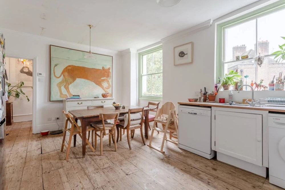 Spacious and Colourful 2 Bedroom Flat in Lambeth