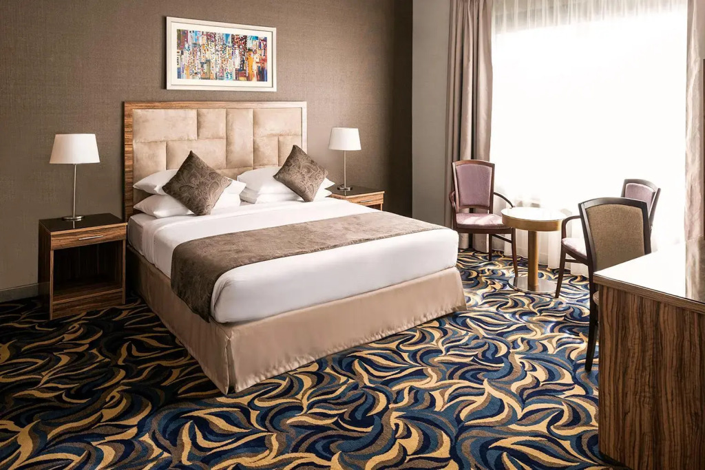 Emirates Plaza Hotel