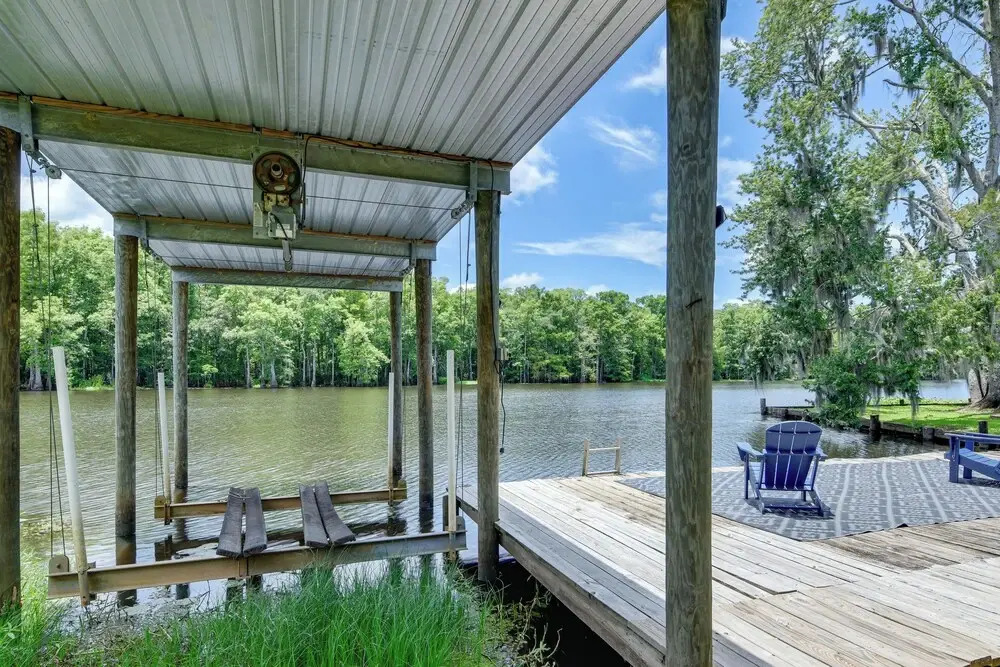 Home on Blood River - Private Dock & Spacious Deck