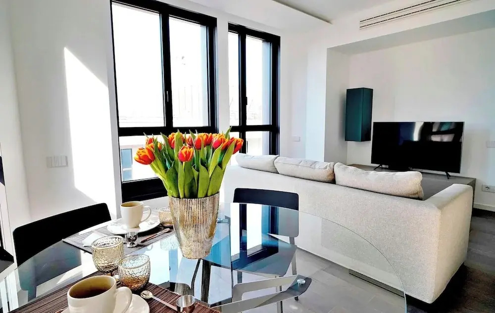 San Babila Central Tower by Rentopolis - High-end 1bdr with panoramic terrace overlooking Duomo