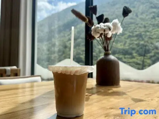 Junshan Homestay (Kangding Branch)