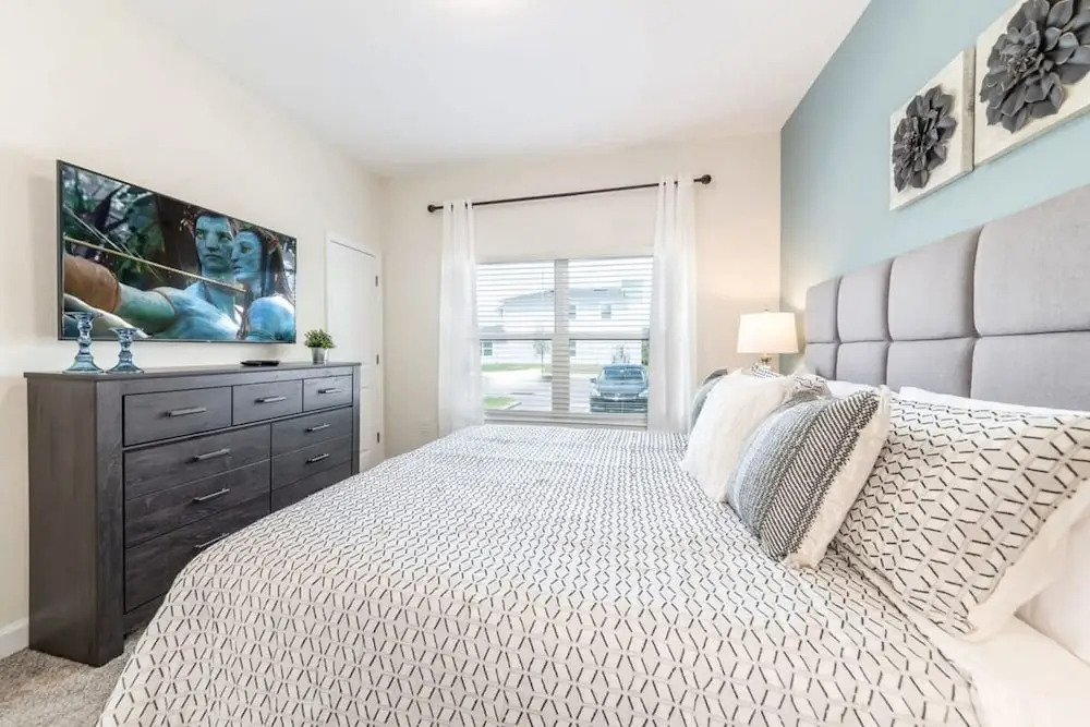 Chic Spacious With Private Pool Ideal Location