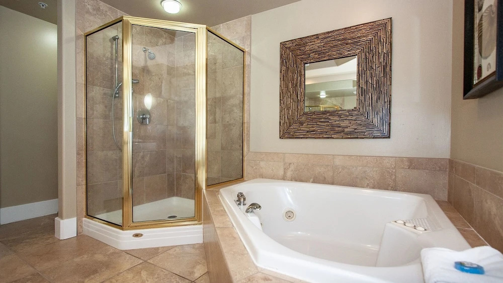 Two Bedroom Condo With Panoramic Views - Unit Crd1209