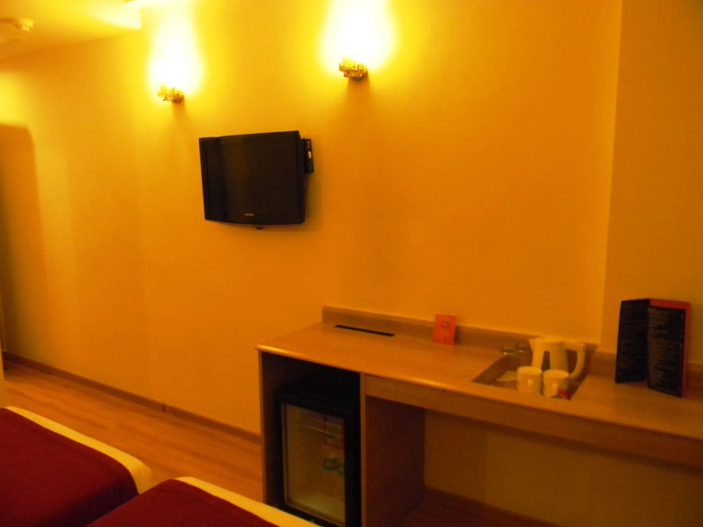 Red Fox by Lemon Tree Hotels, East Delhi