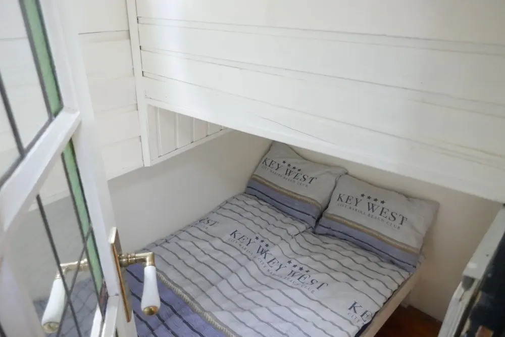 Boat apartment Rotterdam Fokkelina