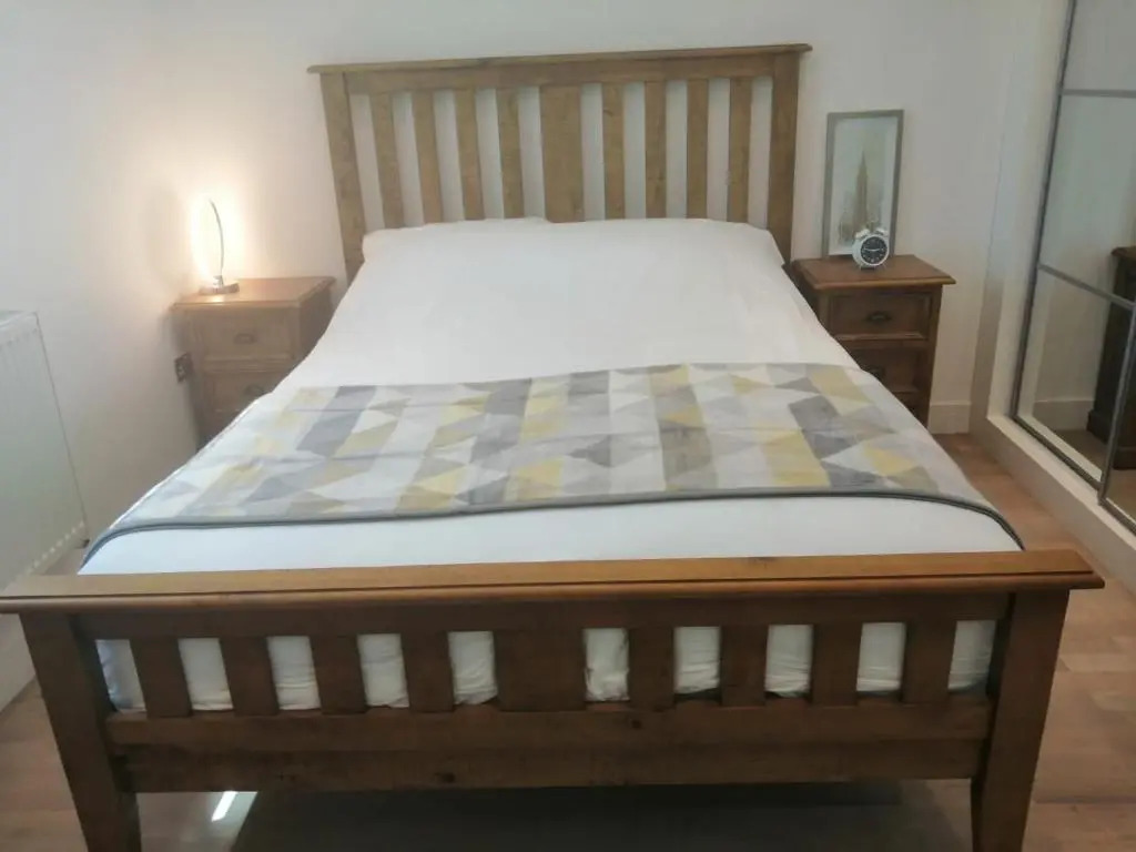 Apartment No 8 - Stay in style in the heart of the Cathedral City.