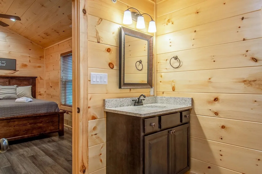 2 All-suite Luxury S W/ Swim Spa & Hot Tub 10 Bedroom Cabin