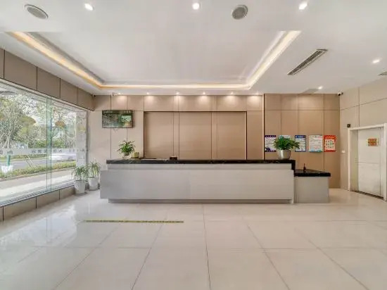 Chuangejia Yuerongzhuang Hotel (Yongkang East Bus Station Exhibition Center)