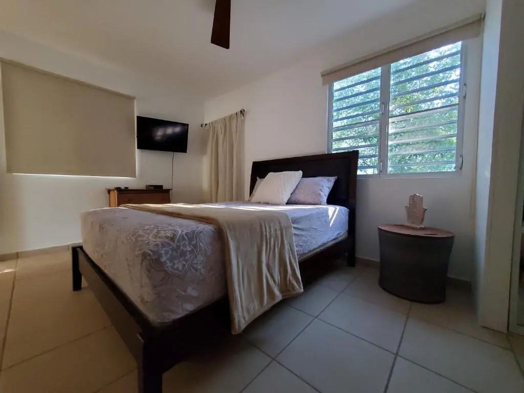 Aguadilla Waves Apt with electricity water AC WIFI 8 minute walk from Crashboat beach