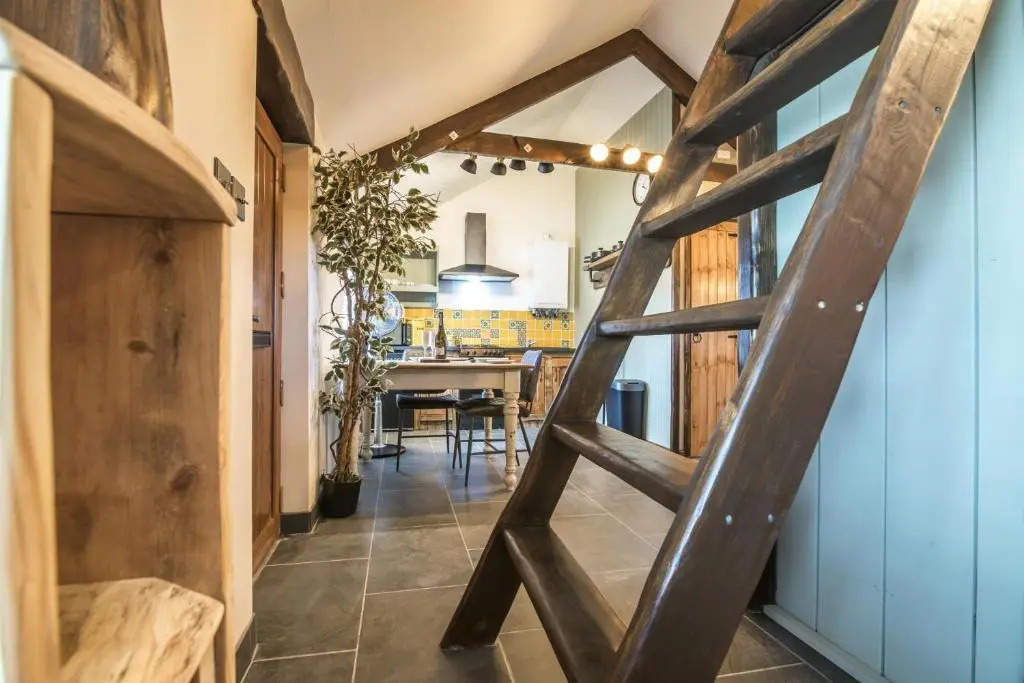 Fern Cottage - Luxurious 1 Bedroom - Blossom Farm