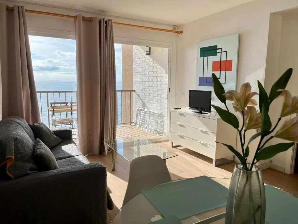 Apartamento frente al mar en Calpe con parking para 4 personas