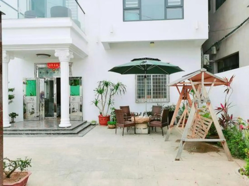 Longhai Yuelai Inn