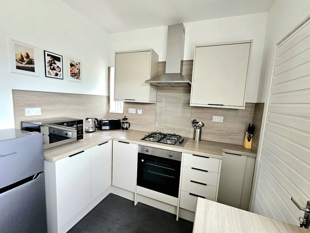 Charming 3-Bed Oasis-free parking