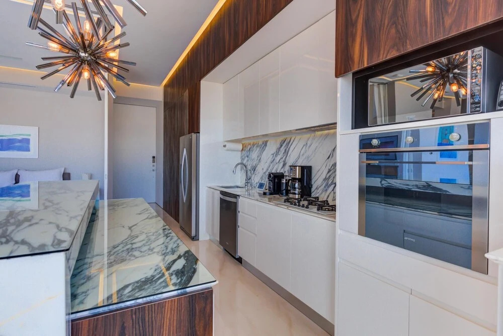 Pier 57 Penthouse 703 Romantic Zone Spectacular Ocean Views