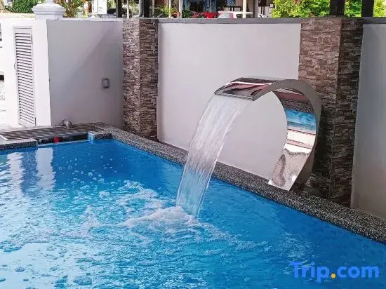 Bukit Beruang Private Pool Villa by Jeffery Lam Home Management