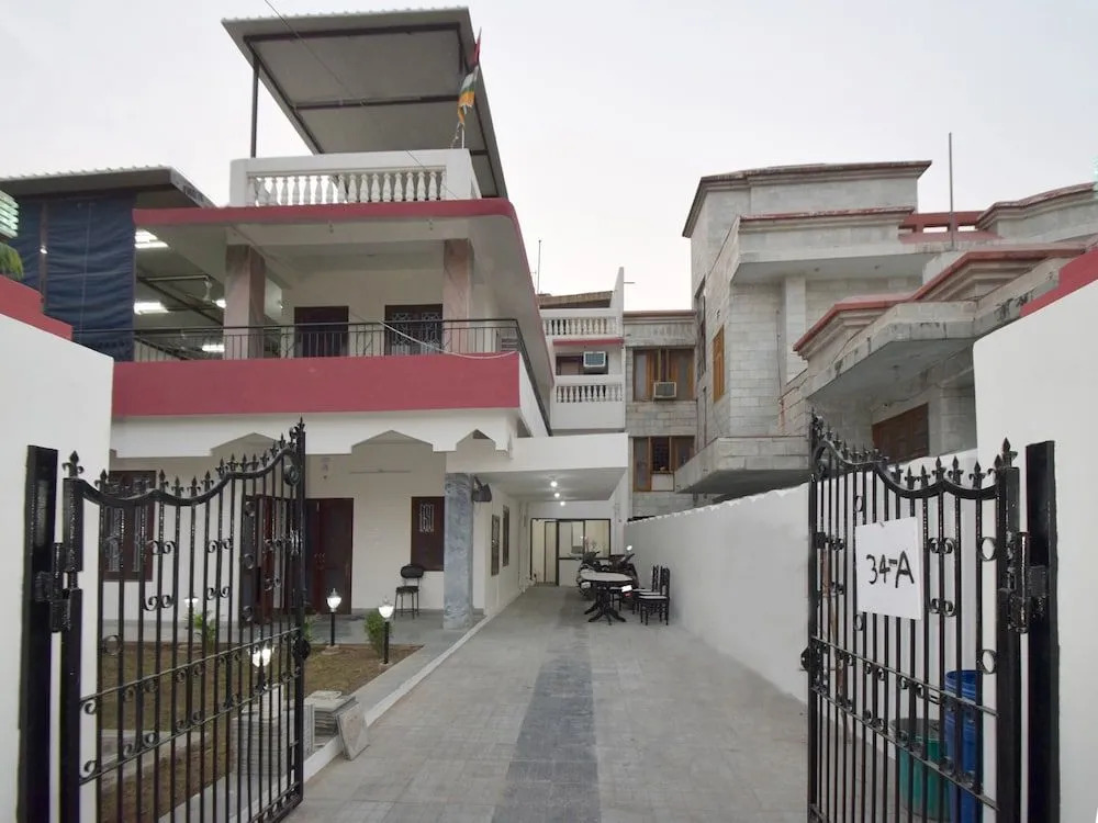 OYO 23553 Padamgarh Residency