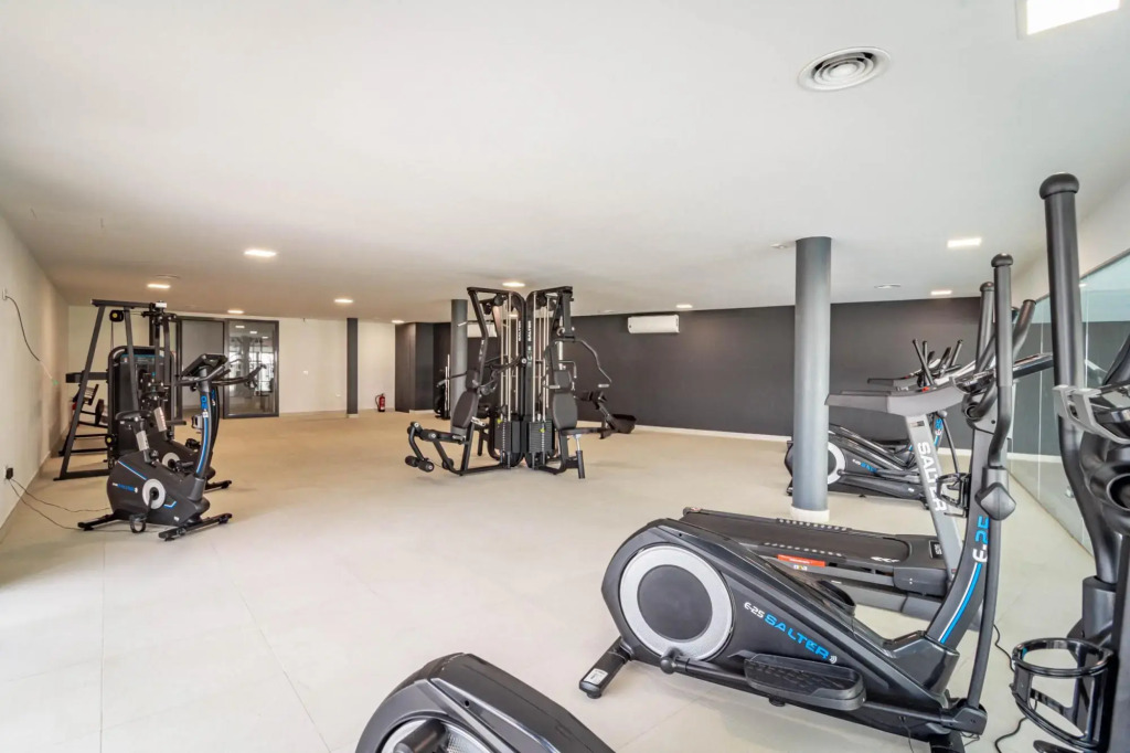 LME13.3A- Modern and luxury flat close to port