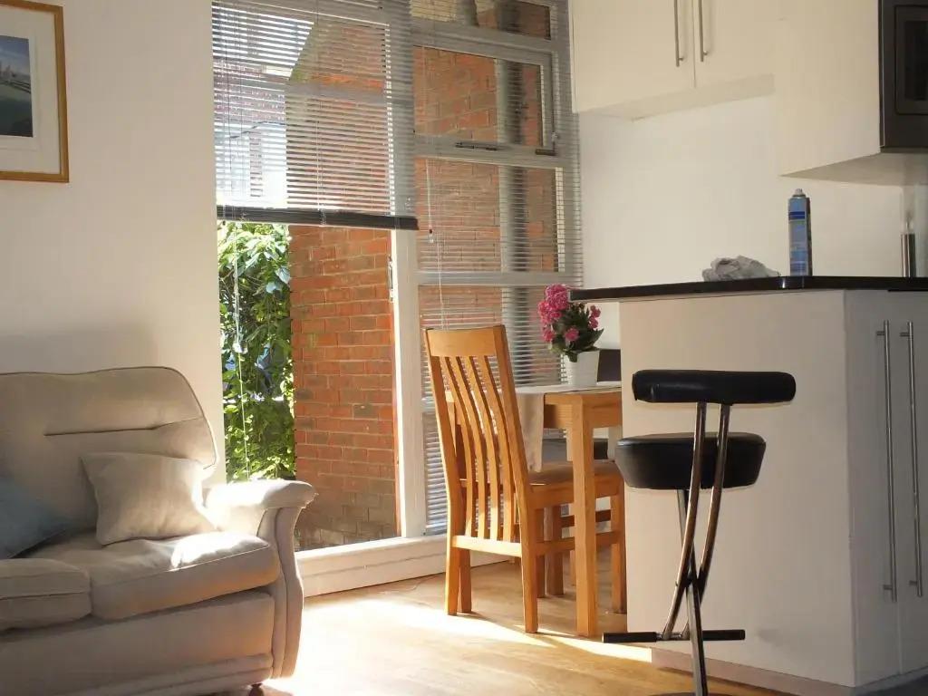 Rotherhithe apartment near park and river
