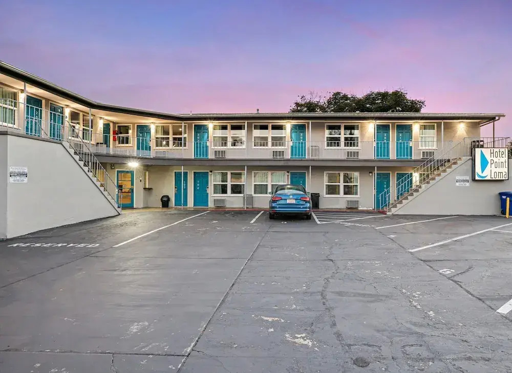 Point Loma Inn And Suites