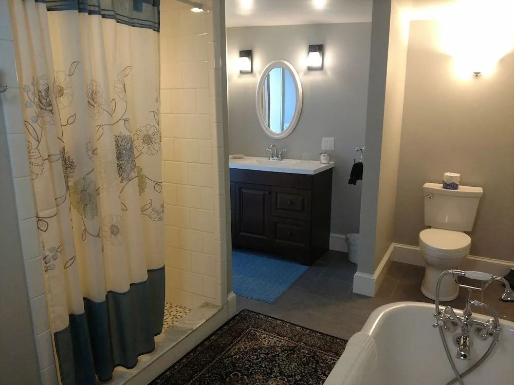 Saltair Inn Waterfront B&B