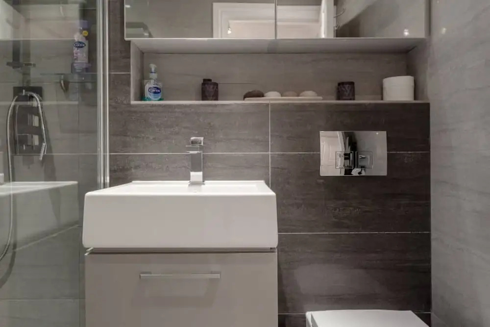 Stylish 2 Bedroom Flat With Large Garden