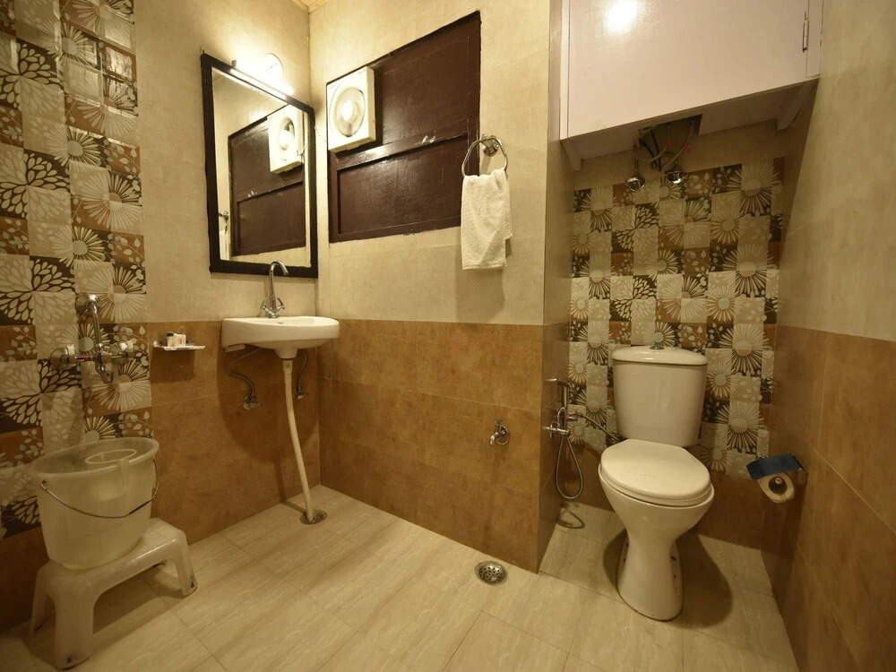 Itsy Hotels Crystal Palace Shimla With Valley View